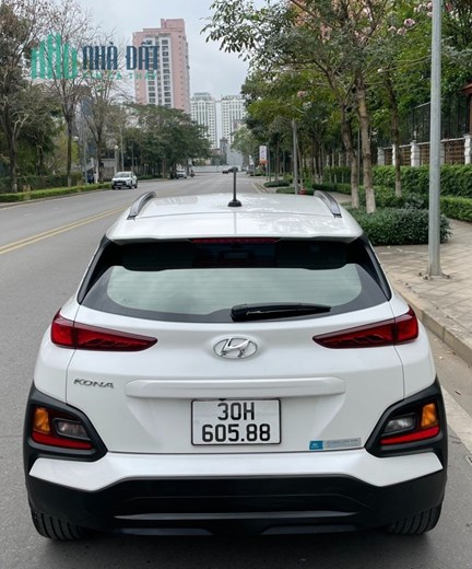 Bán KONA 2.0ATH sản xuất 2022, màu trắng số 1 Nguyễn Văn Huyên,Cầu Giấy,Hà Nội