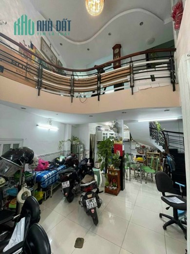 Bán nhà đẹp, giá rẻ, 4 tầng BTCT, 40m2, nhỉnh 3 tỷ