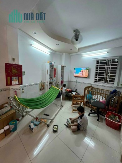 Bán nhà đẹp, giá rẻ, 4 tầng BTCT, 40m2, nhỉnh 3 tỷ