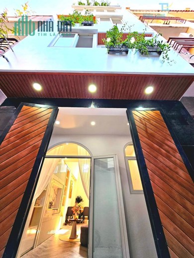 Siêu phẩm 5 tầng kiệt Hùng Vương thiết kế thông tầng thoáng mát  “ tặng Full nội thất cao cấp“  GIÁ