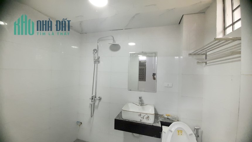 45 tr/m2. Bán căn chân đế, lô góc KĐT Việt Hưng,làm cửa hàng, viện thẩm mỹ, kinh doanh tốt, 77m2