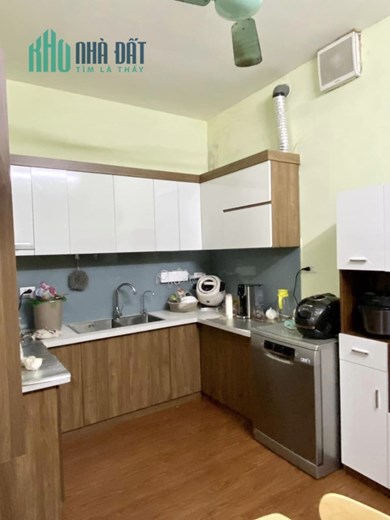 Bán nhà Đường Láng - Chùa Láng, Đống Đa, 39m2 x 5 tầng, nở hậu, ở hoặc kinh doanh, giá 6.05 tỷ