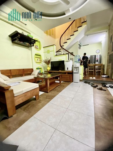 Bán nhà Đường Láng - Chùa Láng, Đống Đa, 39m2 x 5 tầng, nở hậu, ở hoặc kinh doanh, giá 6.05 tỷ
