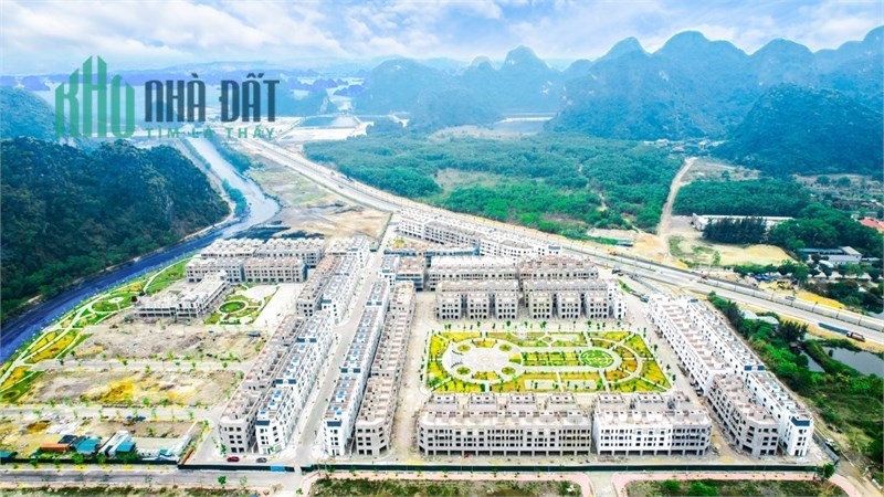 Biệt Thự nghỉ dưỡng trên đường bao biển TP Hạ Long, giá chỉ 11.8 tỷ/lô, DT Sàn 287m, ôm trọn công