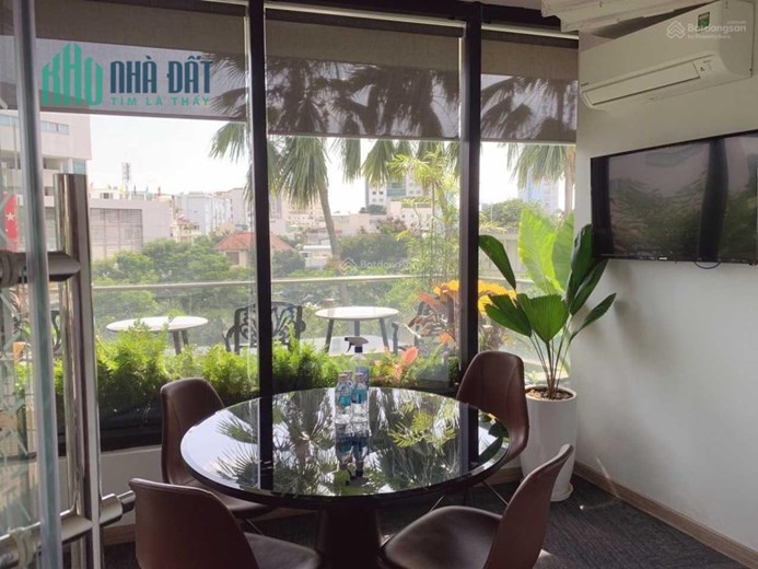 Cho thuê tòa nhà mặt tiền Trần Quốc Toản, Q.3 với giá chỉ 55.000$/ tháng