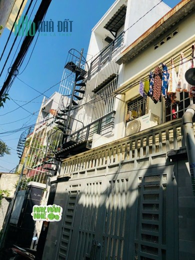 Bán nhà chính chủ ngay Quang Trung P11
-- Diện tích : Ngang 3.5m dài 17m sổ cn 52m2 thực tế đất