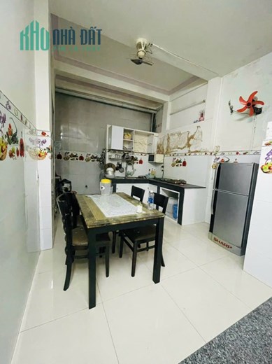 Bán nhà chính chủ ngay Quang Trung P11
-- Diện tích : Ngang 3.5m dài 17m sổ cn 52m2 thực tế đất