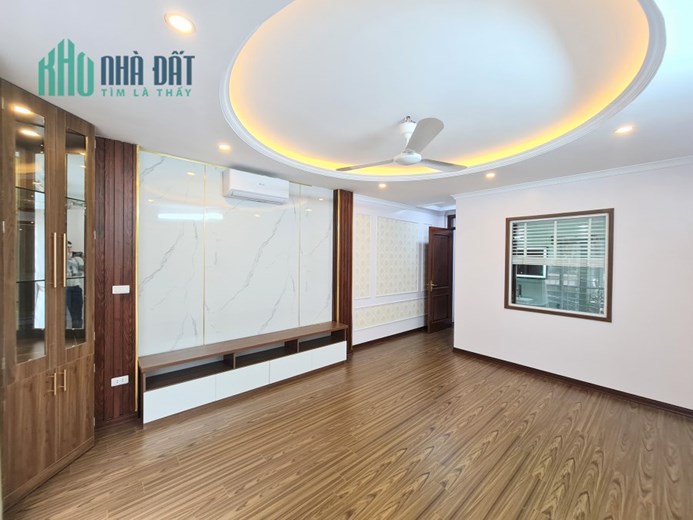 Bán nhà Trường Chinh, Ngã Tư Sở 41m2, 8 tầng, ngõ ô tô tránh. Nhà đẹp, hiện đại