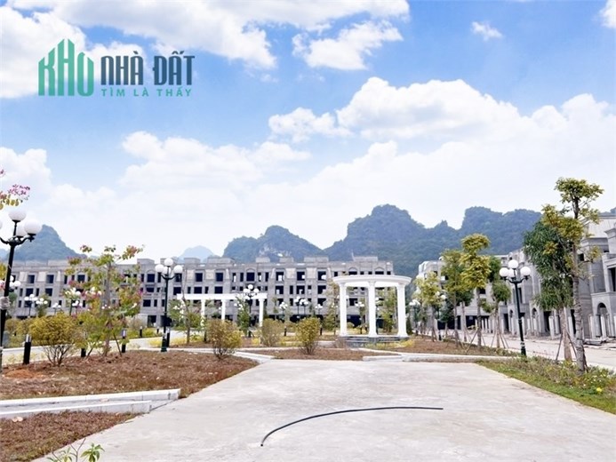 Bán liền kề siêu đẹp trên cung đường bao biển Vịnh Hạ Long,DT sàn 309m giá chỉ 7.2 tỷ/lô,view công