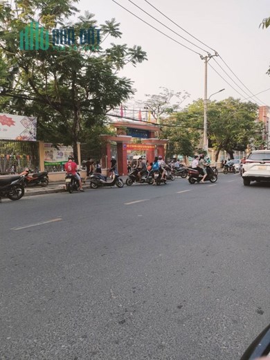 BÁN Nhà Kiệt 427 Hà Huy Tập, 60m2, giá Chỉ 2 Tỷ 100 vào ở ngay. Giá Cực HOT HOT HOT!!!