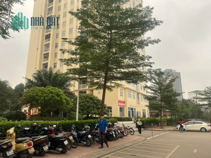 Chính chủ cần bán gấp lô đất kinh doanh ngay chân chung cư An Phú . 
Giá thoả thuận