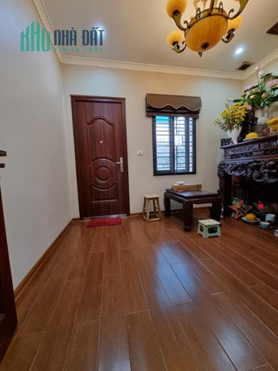 Bán nhà Ngọc Thuỵ, 36mx4T, nhà dân xây,  oto đỗ cửa, khu cán bộ