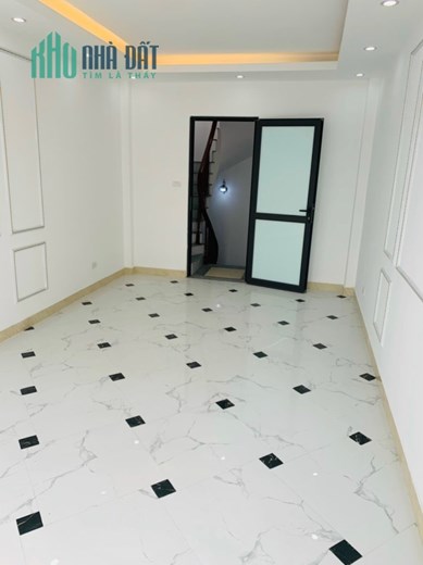 Bán nhà Thanh Đàm,trc nhà thoáng, 30m ra oto tránh 32m2, 5T, 3PN, Giá 3.1  tỷ (CTL)
