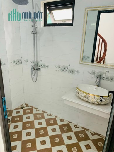 Bán nhà Thanh Đàm,trc nhà thoáng, 30m ra oto tránh 32m2, 5T, 3PN, Giá 3.1  tỷ (CTL)
