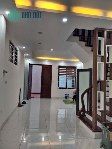 Chính chủ bán nhà chia lô phố Trung Kính, Hạ Yên Quyết dt 50 m2 x 5 t mới tinh giá 6,45 tỷ