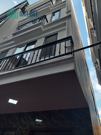 Chính chủ bán nhà chia lô phố Trung Kính, Hạ Yên Quyết dt 50 m2 x 5 t mới tinh giá 6,45 tỷ