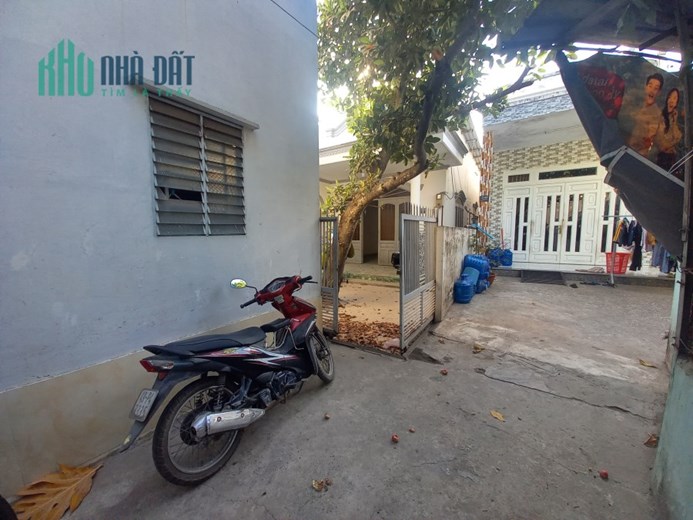 Bán gấp nhà HXH-125m2-Hai mặt hẻm trước sau-Gần MT-Phước Lonng B-Q9
