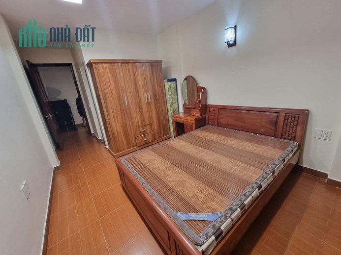 SIÊU HOT, ĐỖ ĐỨC DỤC 41M X 5T, TẶNG NỘI THẤT, Ô TÔ GẦN 3 GÁC ĐỖ CỬA.