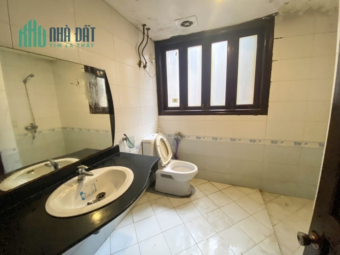 Cho thuê mặt bằng kinh doanh, mầm non, nhà hàng, cafe tại phố Trịnh Công Sơn, Tây Hồ