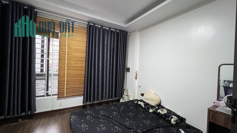 Bán nhà Cát Linh, Đống Đa 40m2 x 5T, MT 3.5m, Ô TÔ nhỉnh 6 tỷ, LH 0966037496