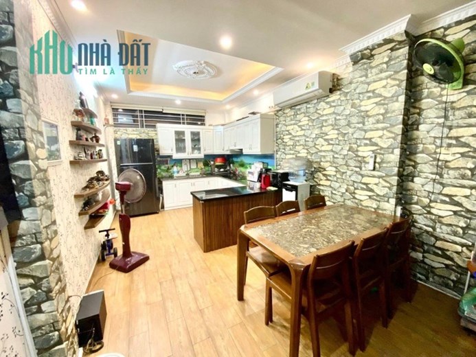 HIẾM! BÁN NHÀ PHỐ CÁT LINH 40M2 4 TẦNG, NGÕ NÔNG, VÀI BƯỚC RA VĂN MIẾU QUỐC TỬ GIÁM, 5 TỶ LH