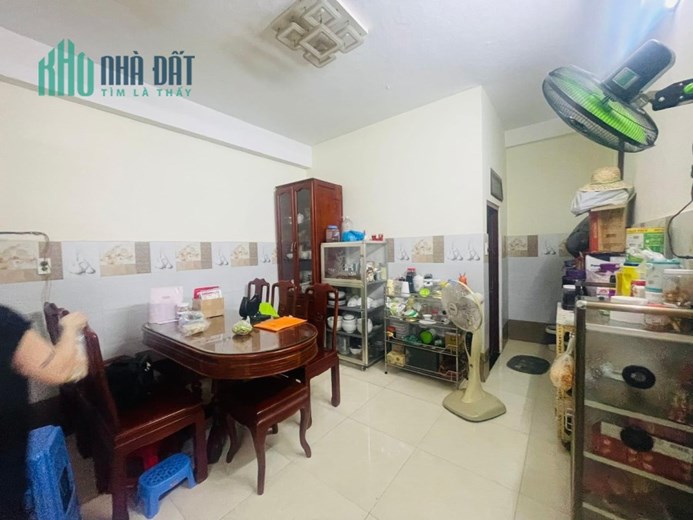 Bán nhà 3 tầng đường tân kỳ tân quý, hẻm xe hơi, 115m2 chỉ 12.5 tỷ, sát mặt tiền