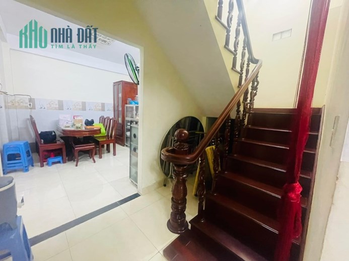 Bán nhà 3 tầng đường tân kỳ tân quý, hẻm xe hơi, 115m2 chỉ 12.5 tỷ, sát mặt tiền