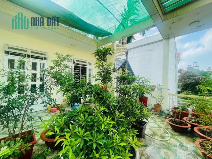 Bán nhà 3 tầng đường tân kỳ tân quý, hẻm xe hơi, 115m2 chỉ 12.5 tỷ, sát mặt tiền