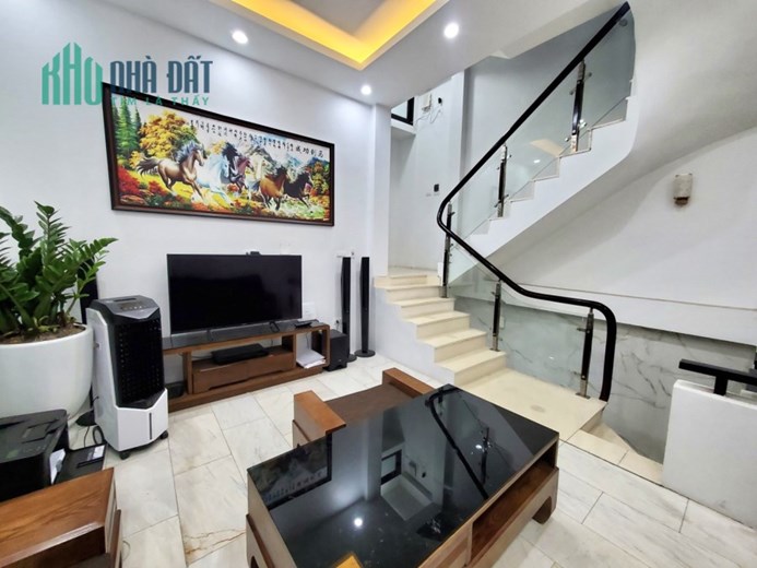 Bán nhà phố Nhân Hòa, khu VIP quận Thanh Xuân. 40m2, 5T, MT 5m, nhỉnh 6 Tỷ. Ô TÔ. 0378230032