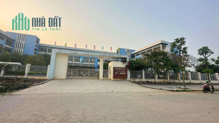 Bán đất ở TĐC Đức Giang, Long Biên, vỉa hè, ô tô tránh, gần trường chợ, 88m, mặt: 7m, 7 tỷ