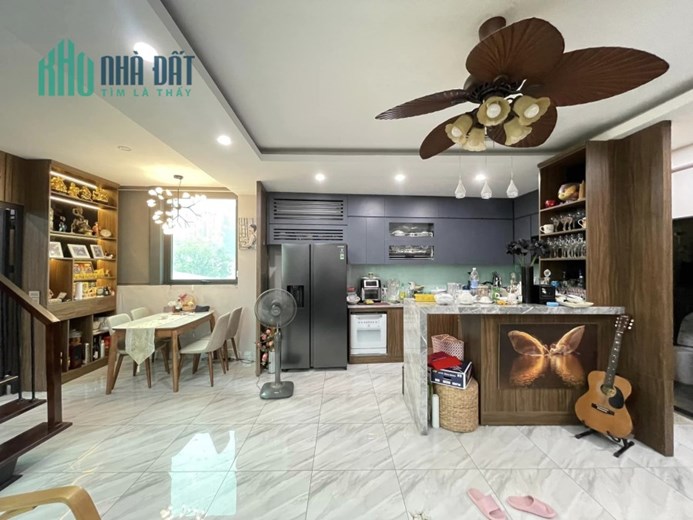 Bán Tòa Nhà VP Mặt Phố Ba Đình 112m x 9 Tầng Mt 6.8m Nhỉnh 60 Tỷ.