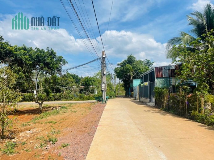 ( Rẻ) BÁn gấp lô đất full thổ, xây dựng tự do 1,1x tỷ 117m2 tại xã HÀng Gòn Tp Long Khánh