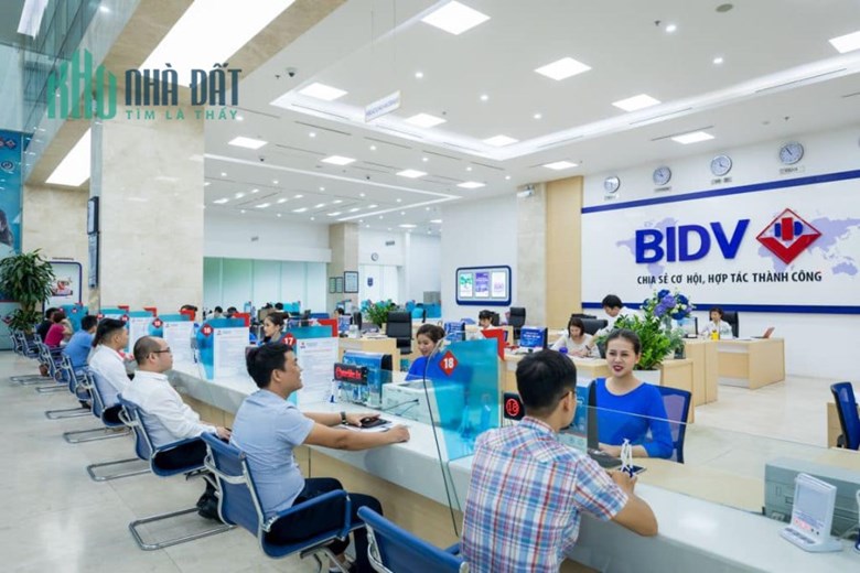 Bán nhà mặt phố Khúc Thừa Dụ, Vị trí đắc địa, Nở hậu, 200m2, MT 8m, 110 tỷ