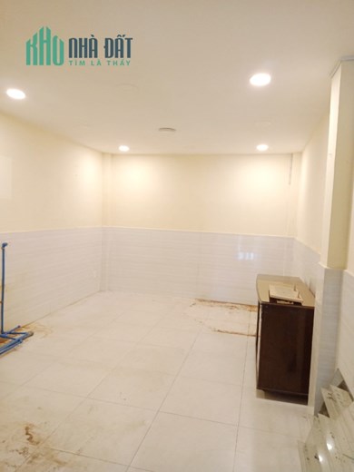 Cho thuê Mặt bằng hẻm thông  ô tô 114 Đường Bàn Cờ P3Q3