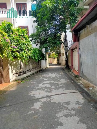 Bán nhà Thạch Bàn, ô tô, gần phố, lô góc, 45 m2, chỉ nhĩnh 4 tỷ.