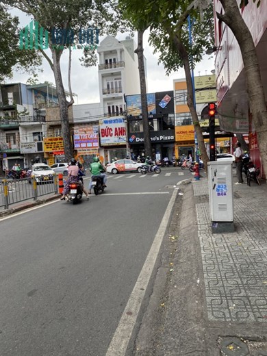 Vị trí đẹp - Bán gấp 2 căn nhà MTKD Q1, đường Trần Quang Khải, P.Tân Định
