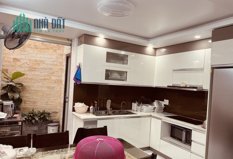 Bán nhà phố Chu Văn An - Lạch Tray 3 tầng có sân cổng riêng GIÁ 4.55 tỉ ngõ to rộng
