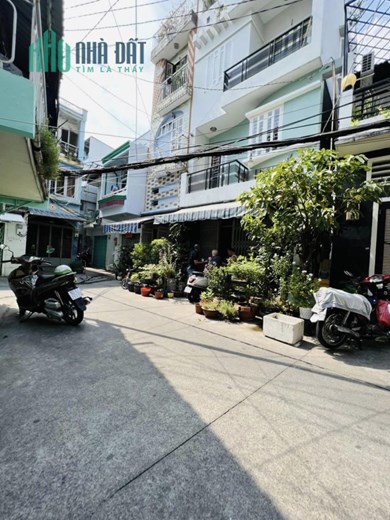 Bán Nhà 2 Tầng, Hẻm Xe Hơi, 26m2, Lạc Long Quân, Quận 11, Ngay Đầm Sen.