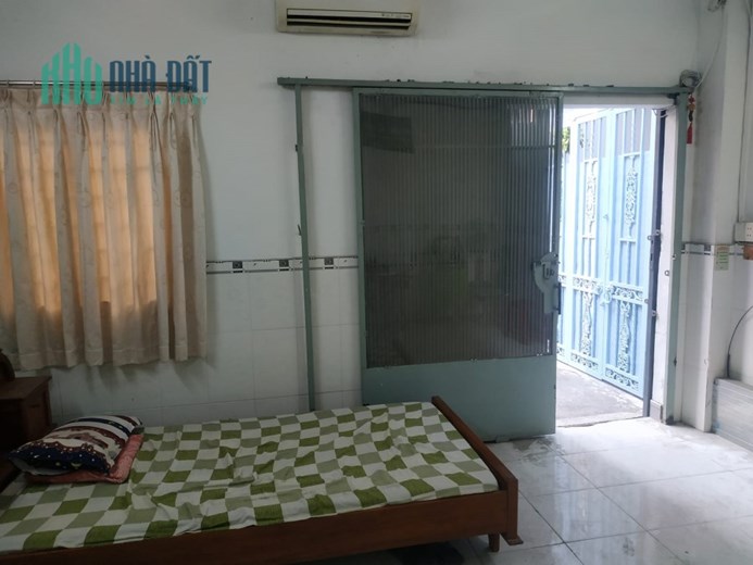 Bán nhà HXH đường Trần Phú, Q5, 40m2, 4x10, 2 tầng, 3PN, chỉ 3.3 tỷ TL chính chủ.