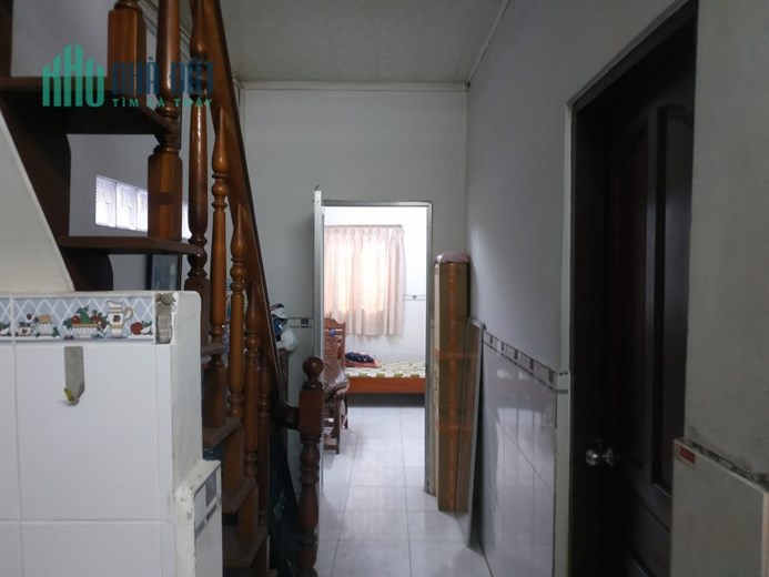 Bán nhà HXH đường Trần Phú, Q5, 40m2, 4x10, 2 tầng, 3PN, chỉ 3.3 tỷ TL chính chủ.