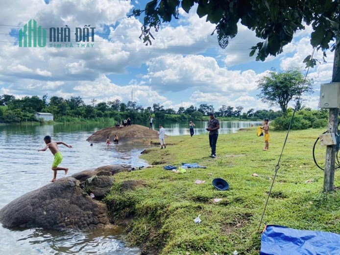 Bán lô đất 6x95 view hồ đường nhựa 8m trung tâm thị xã Nghĩa Hưng