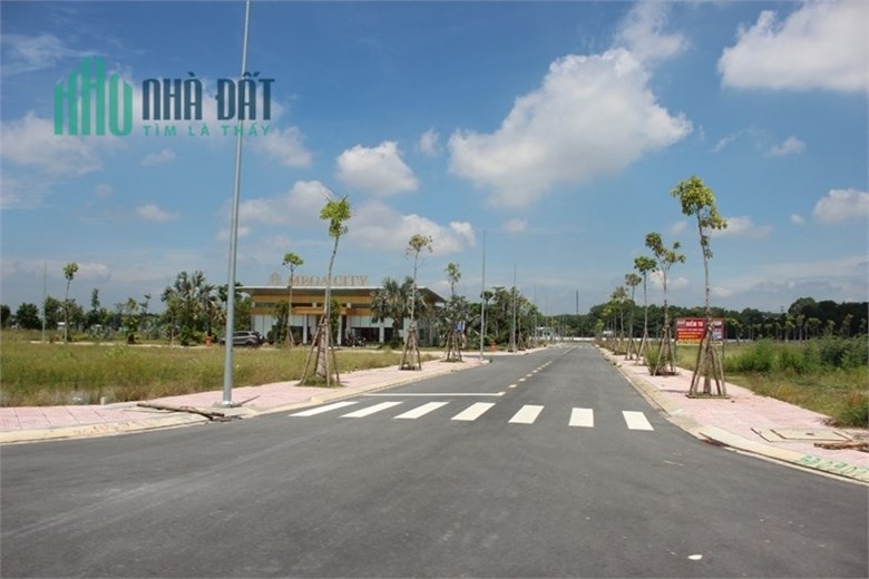 Bán Gấp cắt lỗ lô đất SHR mặt tiền gần trung tâm hành chính Bàu Bàng, 650tr/nền