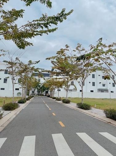 KDC THẮNG LỢI chính chủ cần bán NỀN ĐẤT đối diện hồ bơi,khu dân cư sống đẳng cấp