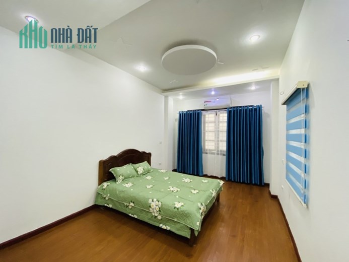 Cực hiếm. Bán nhà phố Hạ Đình. Lô góc 3 mặt thoáng. 40m2, MT 5m, nhỉnh 3 Tỷ. Gần ô tô. 0378230032.