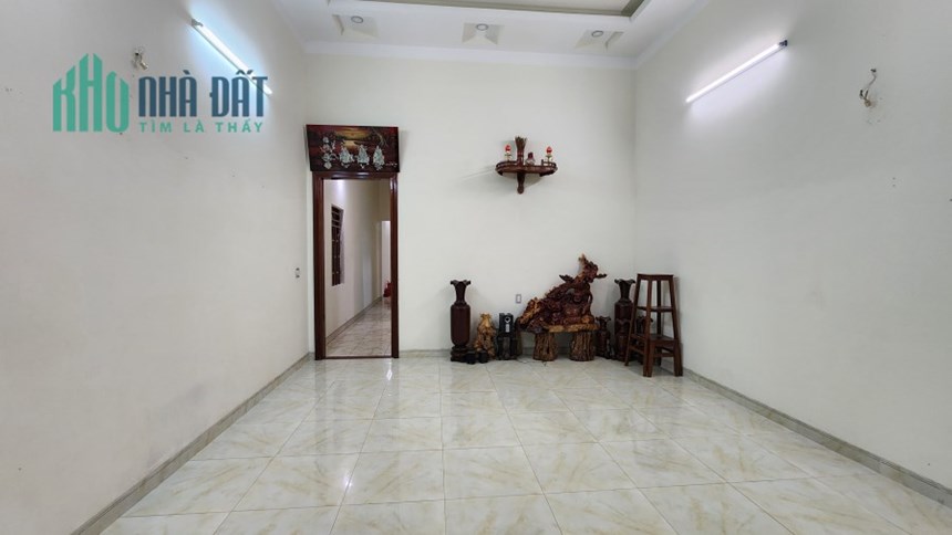 Chính chủ ngộp cần bán nhà Phạm Văn Đồng, Pleilku, Gia Lai. Rộng rãi, gần bệnh viện 211 có thể ở,
