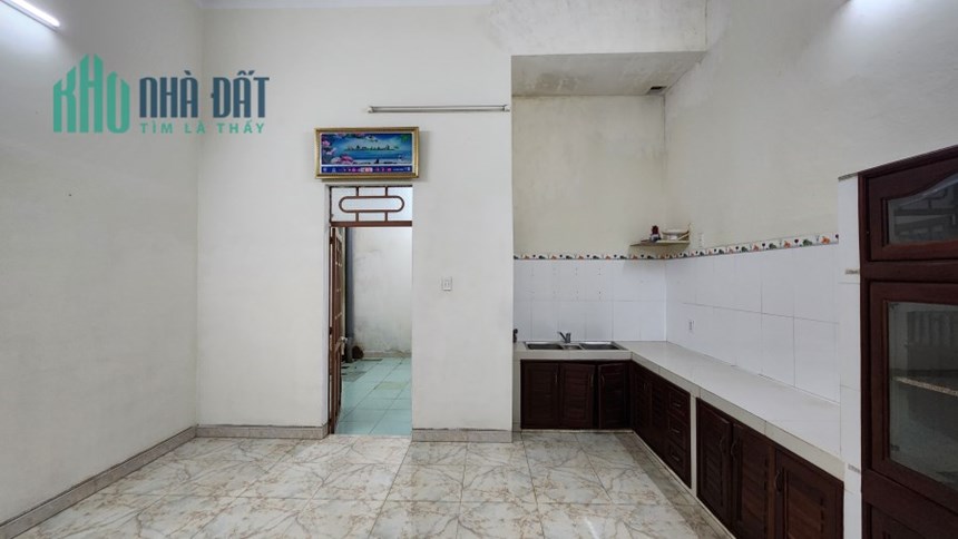 Chính chủ ngộp cần bán nhà Phạm Văn Đồng, Pleilku, Gia Lai. Rộng rãi, gần bệnh viện 211 có thể ở,