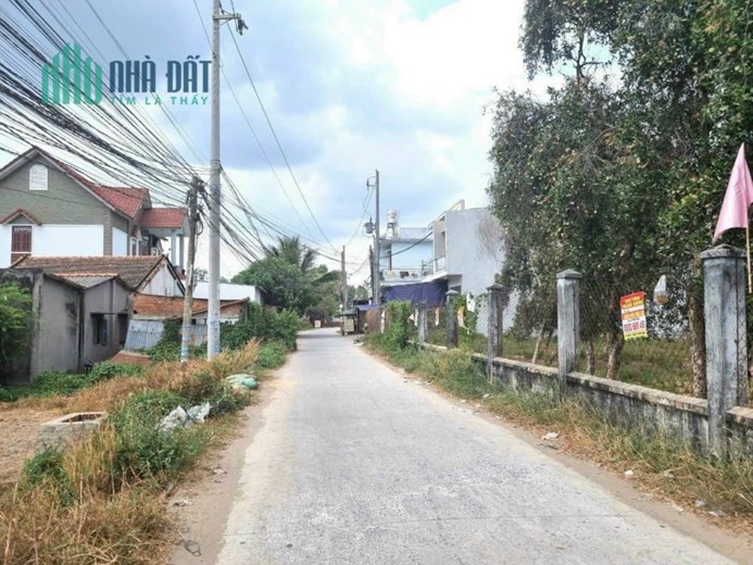 ngang 9,5 x30m= giá 2ty650,đất Đức Hòa Đông,ấp 5,chủ ngộp tiền bán gấp