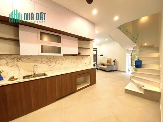 Bán nhà lô góc 3 mặt thoáng, Trích Sài 43m2 x4Tầng, full Nội Thất, giá 4.98 tỷ 0969693855