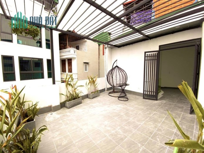 Bán nhà lô góc 3 mặt thoáng, Trích Sài 43m2 x4Tầng, full Nội Thất, giá 4.98 tỷ 0969693855