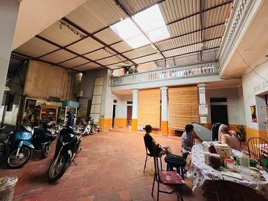 MẶT PHỐ - VỈA HÈ - ÔTÔ TRÁNH - GẦN HỒ - BIỆT THỰ BAO QUANH - NGẬP TRÀN TIỆN ÍCH.
